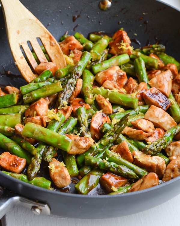 Stir-Fried Lemony Chicken with Asparagus